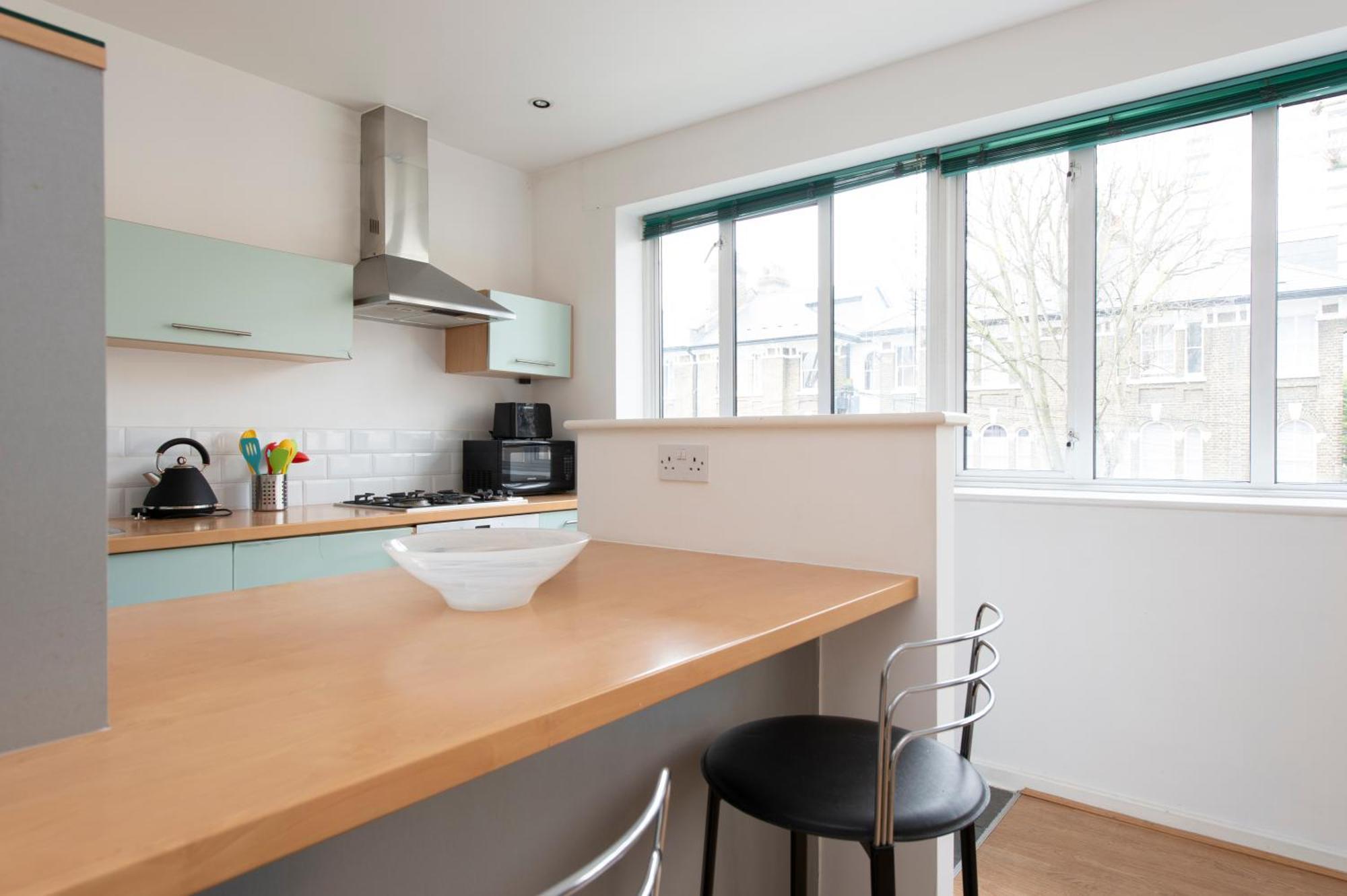 Modern Luxury Apartment By Bow Road Station London Exterior photo